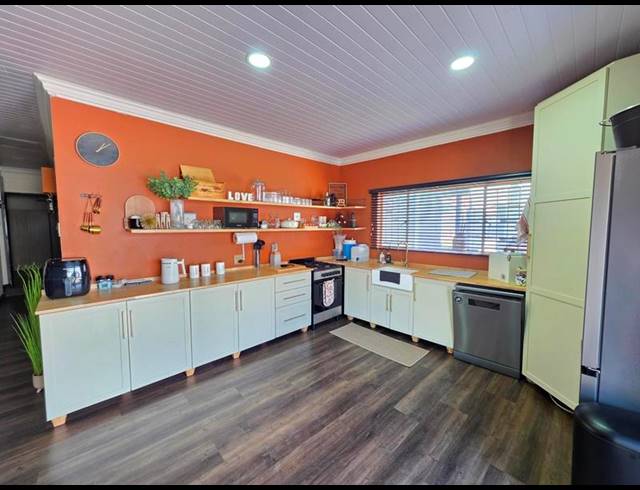 3 BEDROOM HOUSE FOR SALE IN MISTY BAY